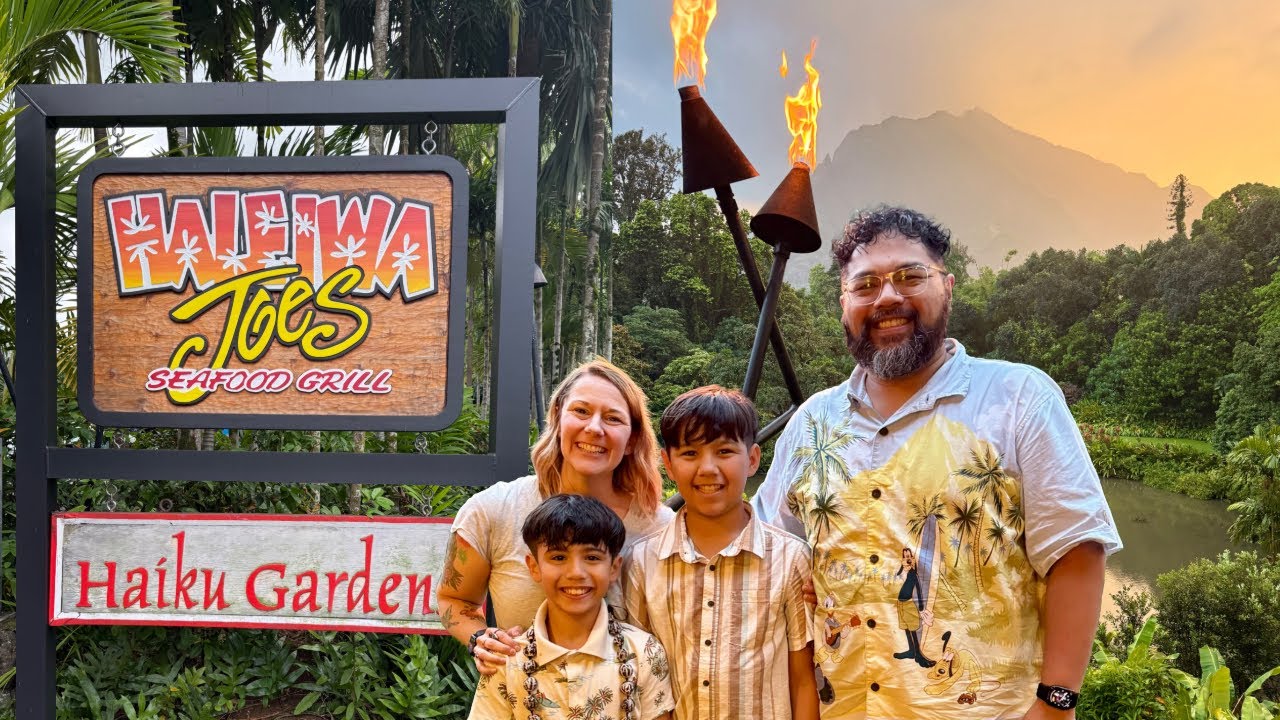 The best dinner experience at Haleiwa Joe's! plus Eating Malasadas, &  visit the Ala Moana Center