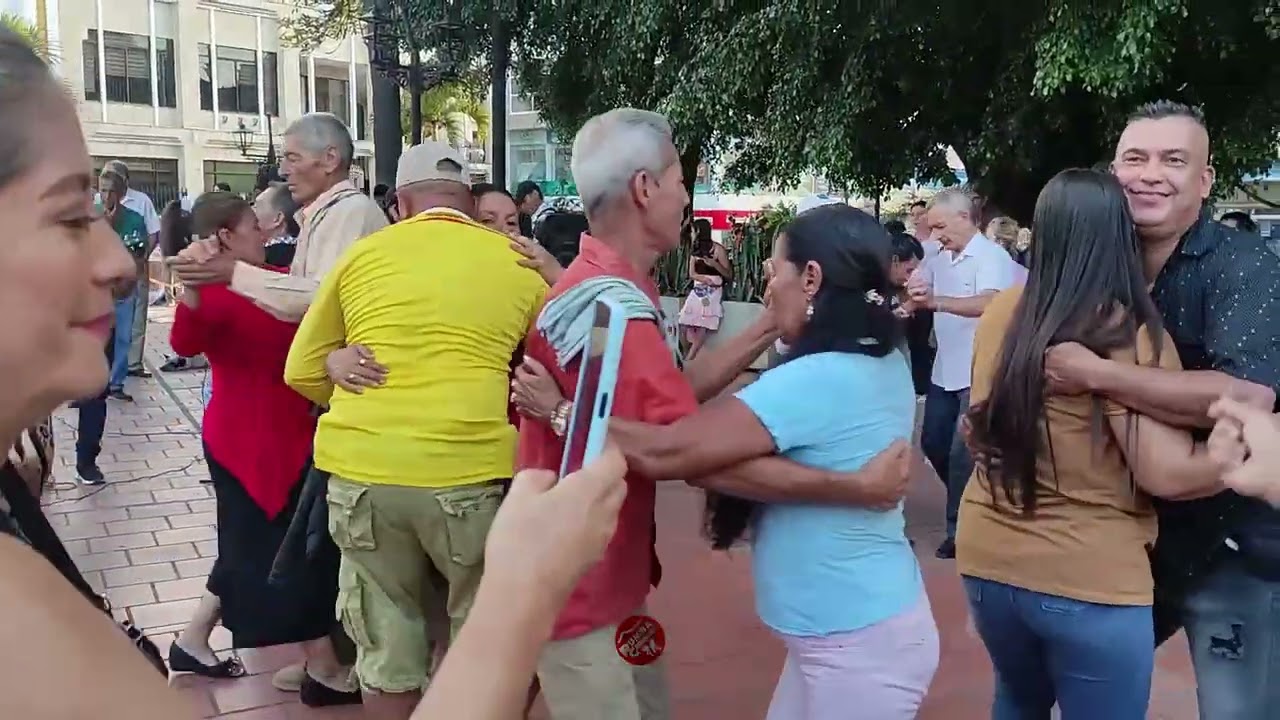La media Arepa 🫓 con Fusión4 desde el Parque Central de Ocaña