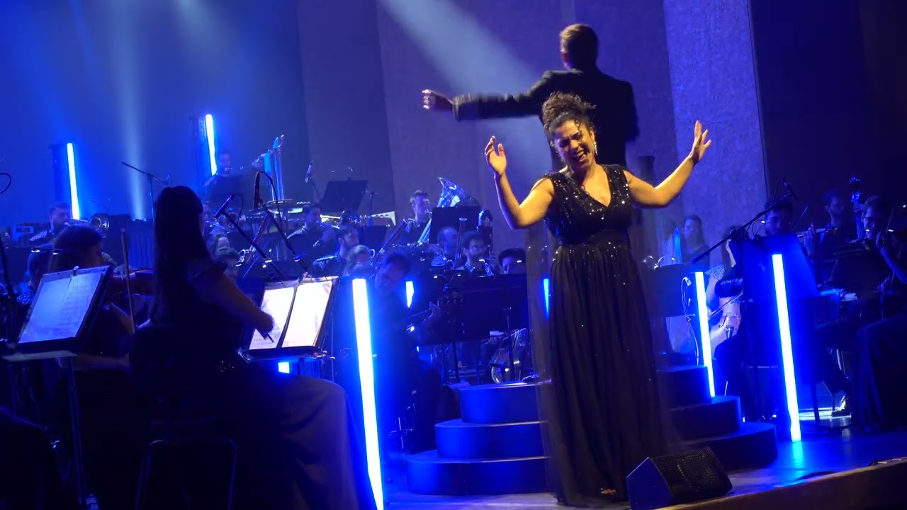SKYFALL,  ADELE ADKINS & PAUL EPWORTH. FILM SYMPHONY ORCHESTRA. AUDITORIUM DE PALMA.