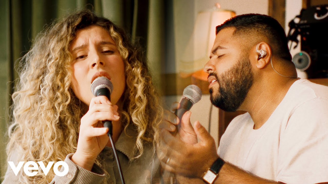 SEU Worship, Johnny Pena, Sydney James - What A God (Stripped)