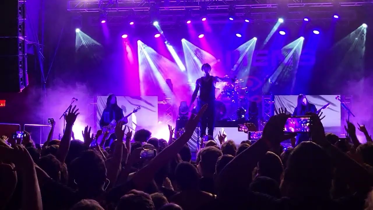 Bad Omens - Just Pretend (Live Charlotte, NC 11/3/22)