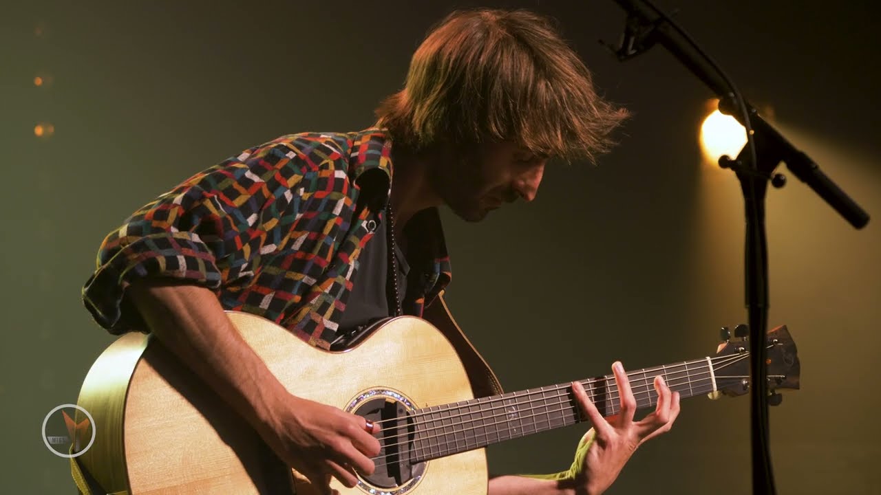 Vincent Schmidt Ode to breath live at Montreux international Guitar Show