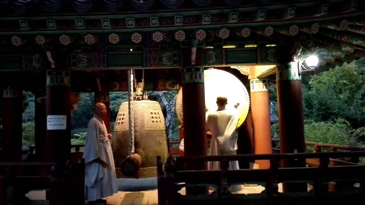 Jeondeungsa temple's monks drumming