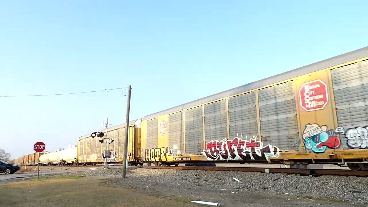 NS 4171 Leads NS 323 Through Warner Robins, GA 2-20-26