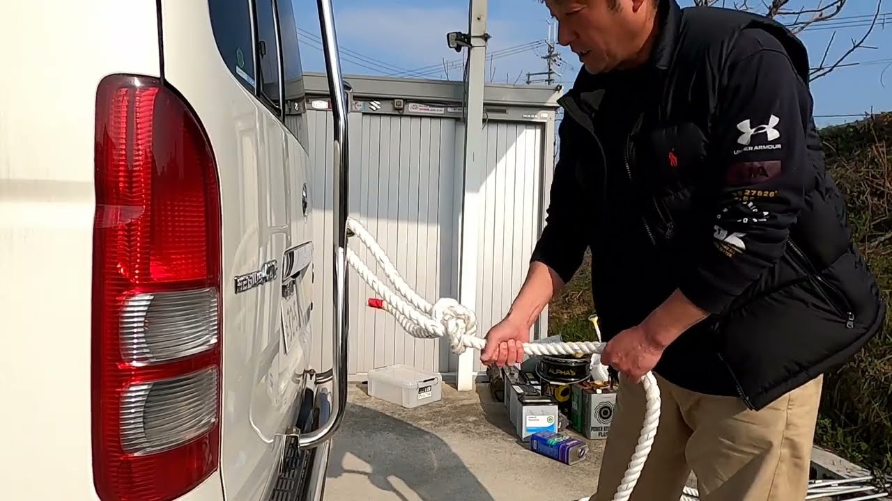 ⑤【牽引する　牽引してもらう】方法など　知らないと危険  愛車が壊が壊れるかも 仕方なく牽引する場合は決まった場所に！　ロープの扱い方 ハイエースバン １型　軽油　四駆