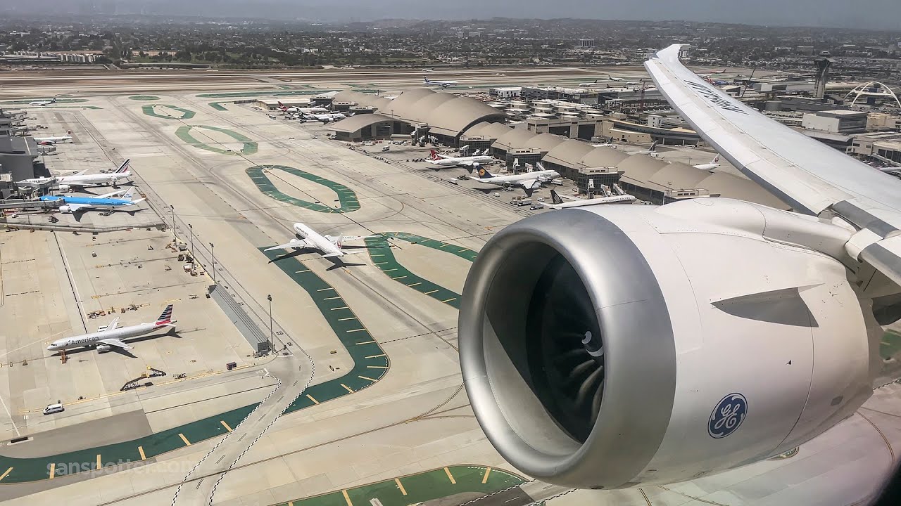 AeroMexico 787-8 takeoff from LAX (runway 25R)