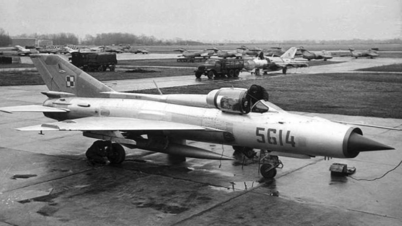 MiG-21: kałasznikow przestworzy &mdash; myśliwiec, kt&oacute;ry przeżył własne imperium