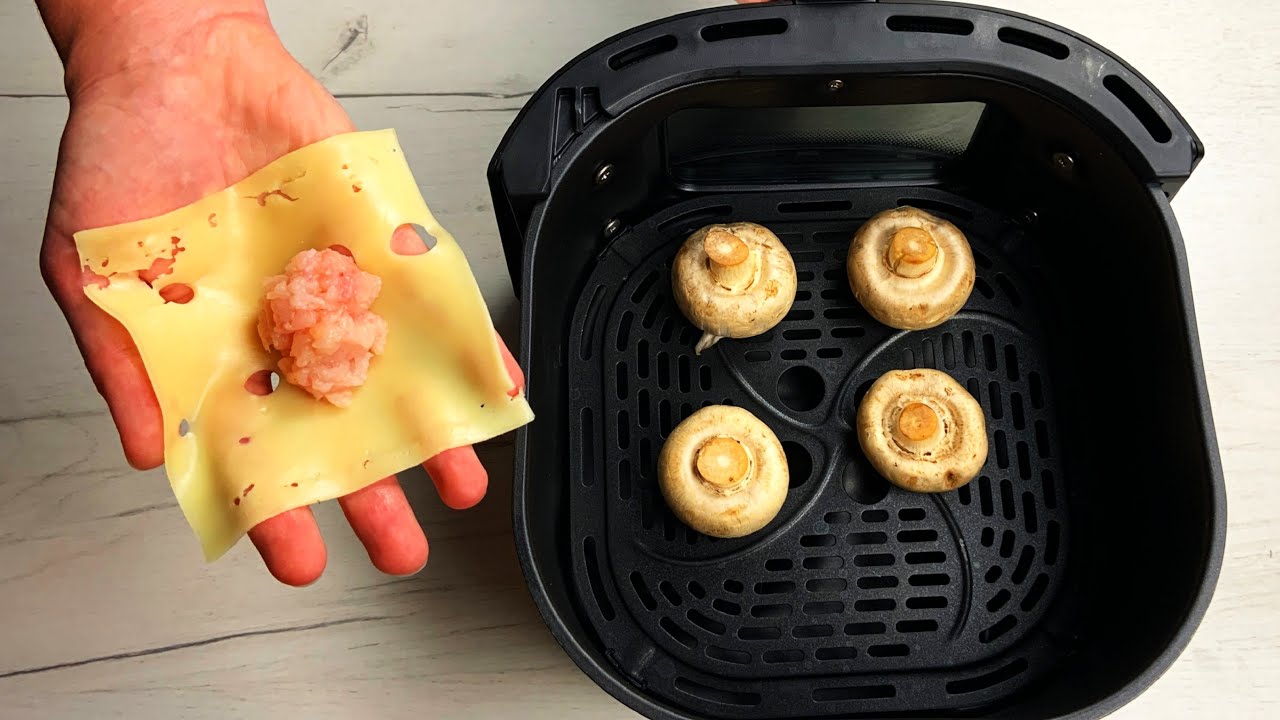 KEIN Sonnenblumen&ouml;l. Enth&auml;lt nur Pilze, K&auml;se und H&uuml;hnerhackfleisch.