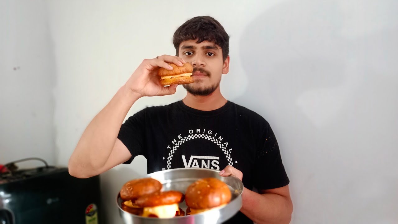 Guys Pahli Baar Banaya Bargar #vlog #msbloggingbhai 