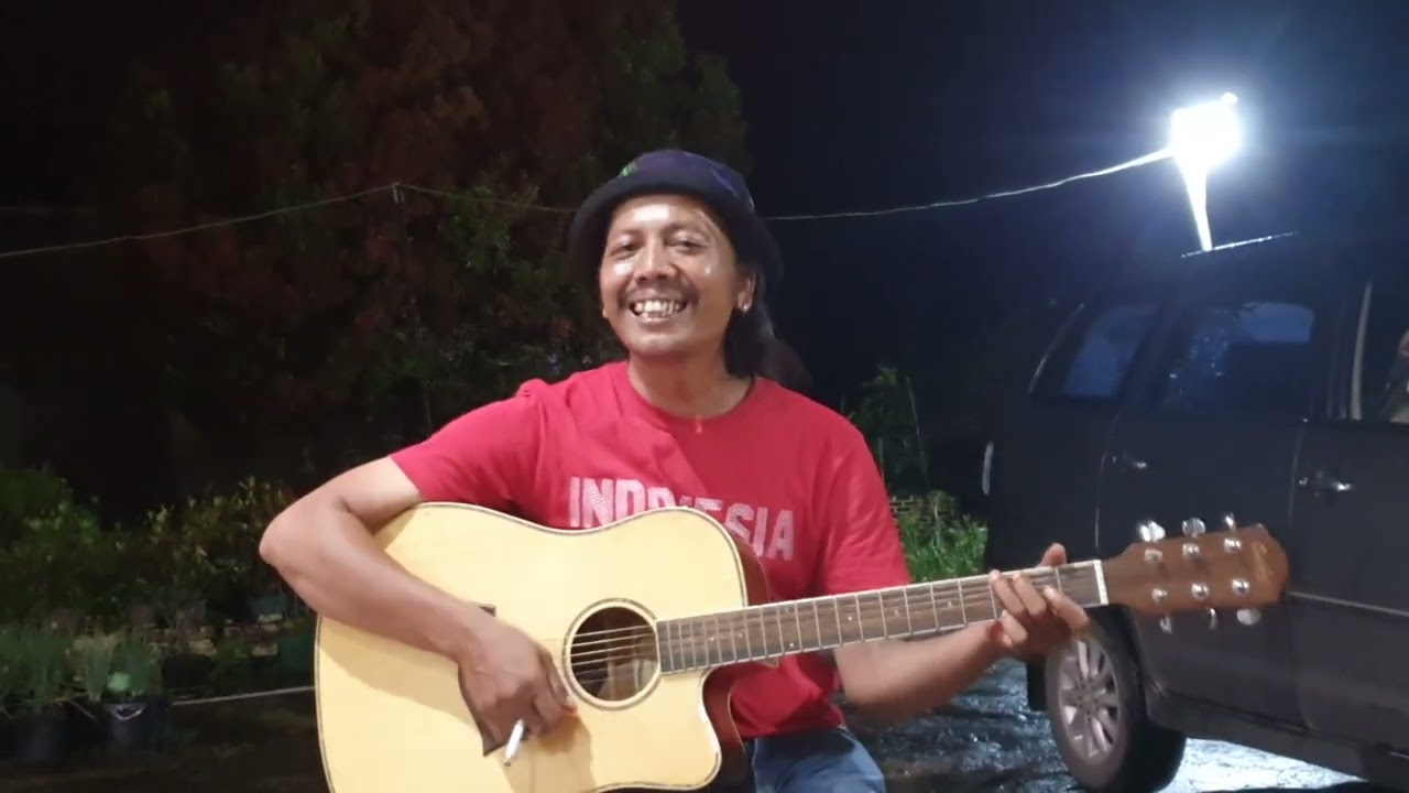Pujiono Pengamen membawakan lagu astaga arie wibowo di bengkayang