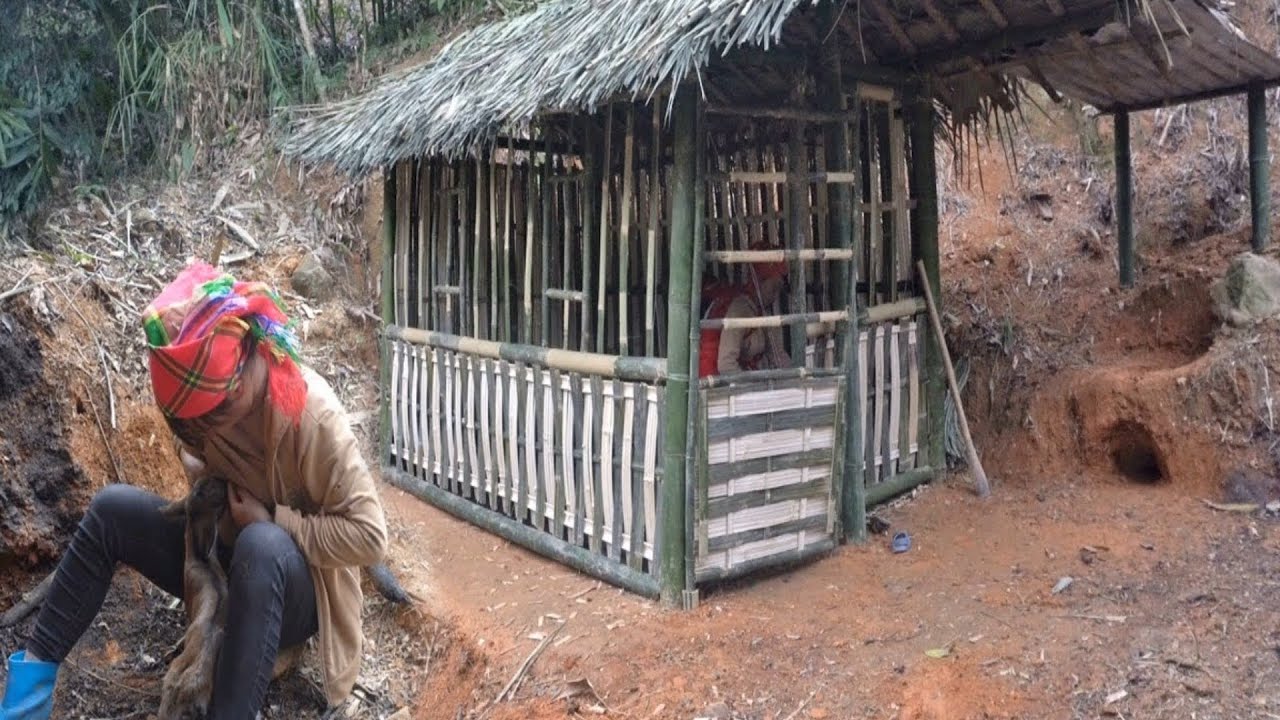 Husband Kicked Her Out | 17-Year-Old Single Mother Builds a Bamboo House From Start to Finish