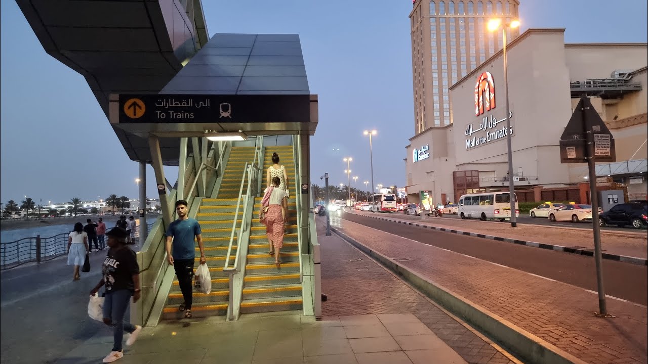 Dubai Friday Short Walk: Mall of Emirates Metro Bus Station to Mall of the Emirates Metro Station