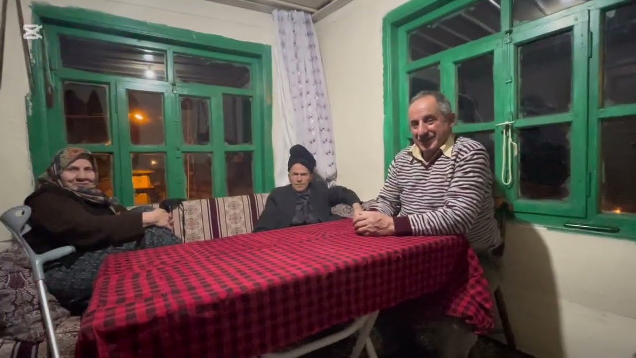 GÜLÜ 🥰GÜLÜSTANIMIM 😍YİMEKLERİDE PEK ☺️DATLUYMUŞ♥️KARA 🤗MISTAFAM MAŞALLAH 🧿YERİNDE DURMUYOR 