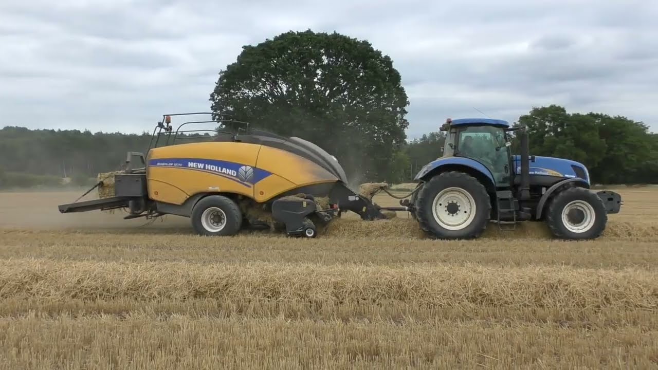 New Holland T7030 & 1270 BigBaler Square Baling