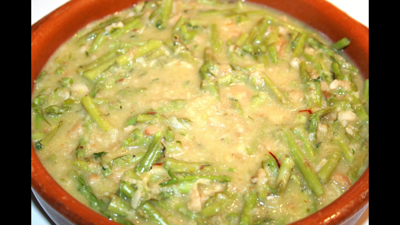 Espárragos en salsa de almendras