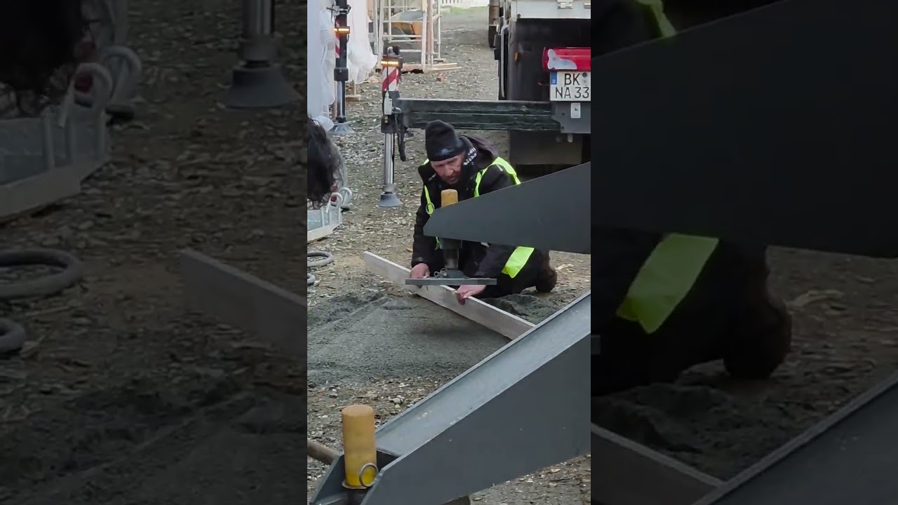 Bautagebuch 17.03.2026. Kran wird aufgebaut.  Biberschwanzdach Leipzig. 