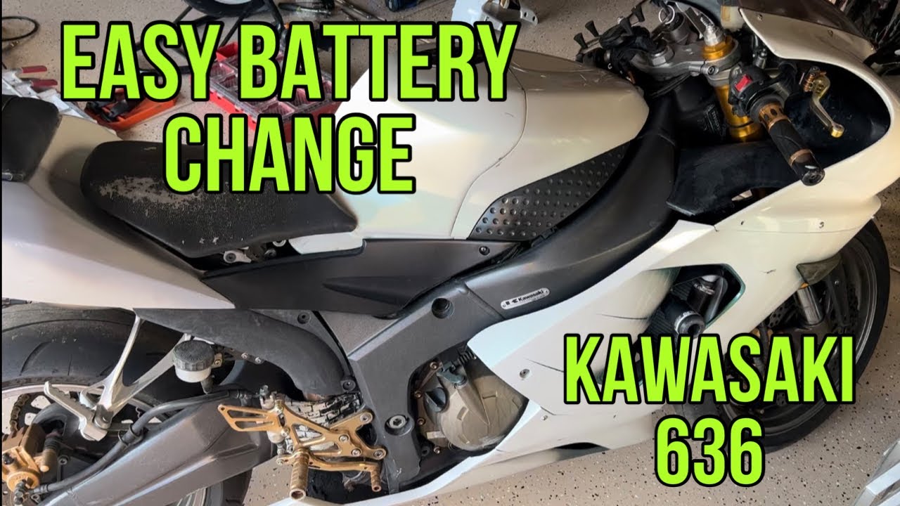 DIY: EASY Battery Change / Removal on Kawasaki 636 (ZX6R) 05-06