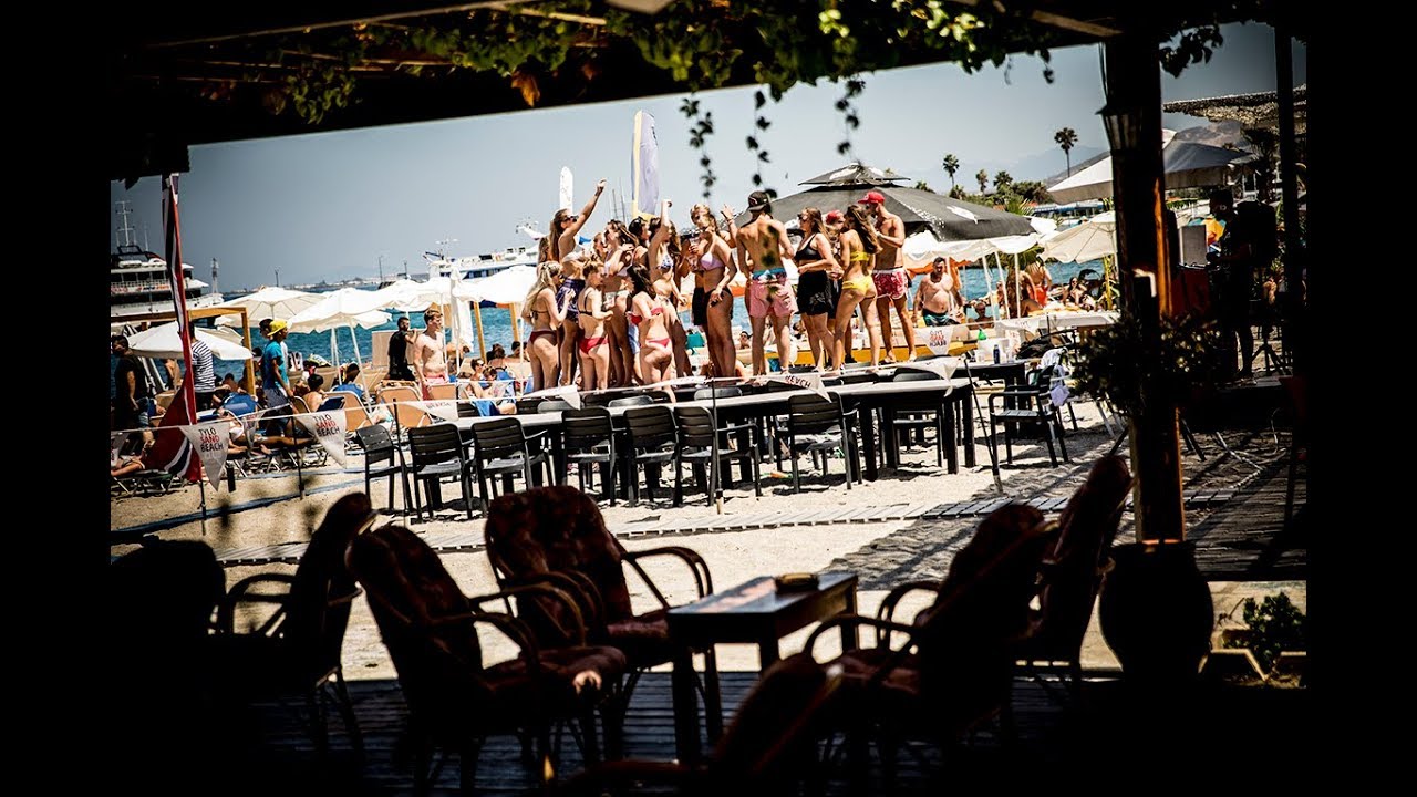 Dagbladet har fulgt neste års russ på Kos: - Det er fest i tre år
