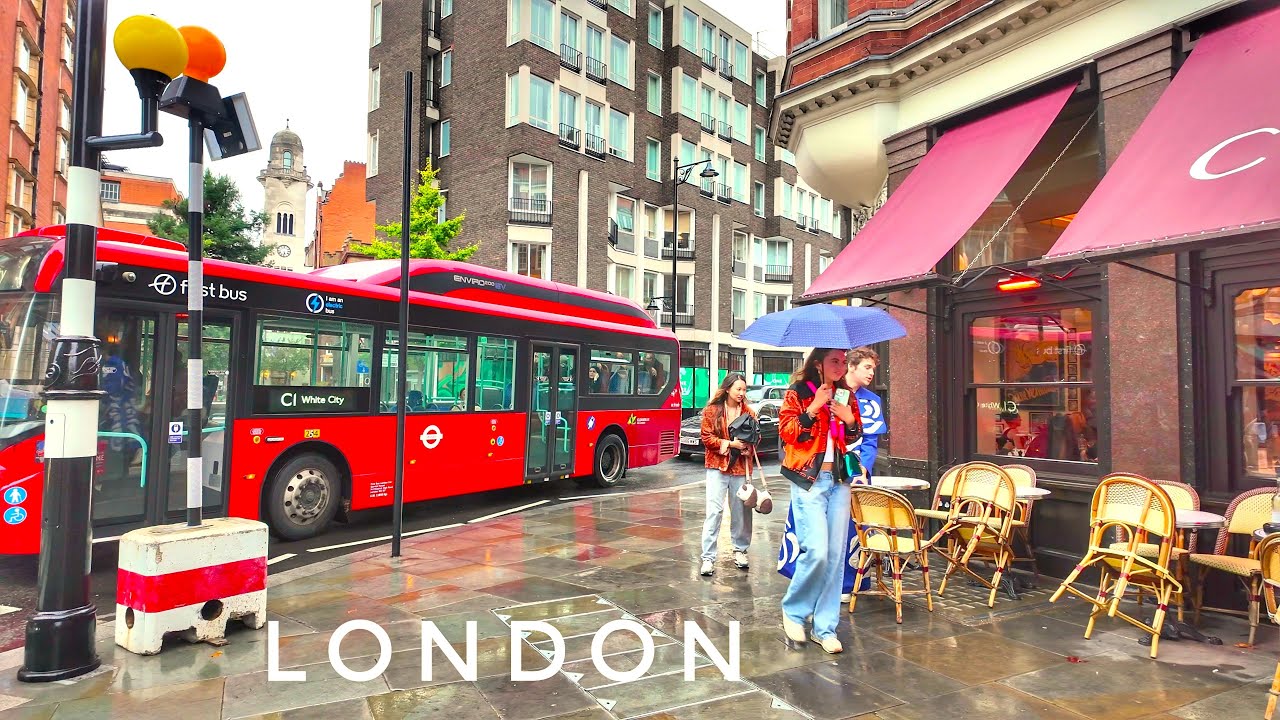 2025 London Autum Walk in the Rain | Walking the Affluent Areas of London | Central London City Walk