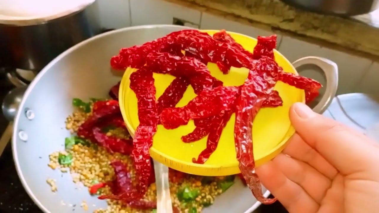 ಮನೆಯಲ್ಲೇ ತಯಾರಿಸಿದ ಸಾಂಬಾರ್ ಪುಡಿ (Easy Homemade Sambar Powder)#shortsfeed #viralvideo #samberpowder