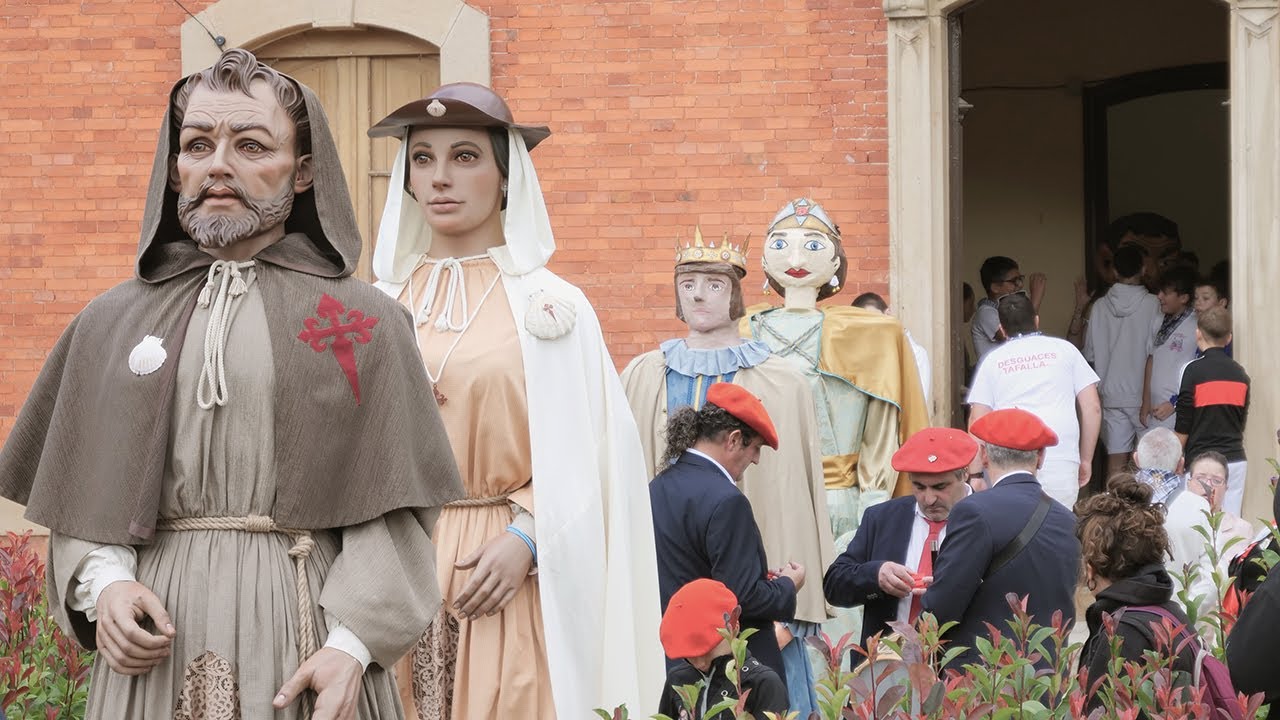 Comparsa de Gigantes y Cabezudos de PUENTE LA REINA - GARES. Ferias 2024