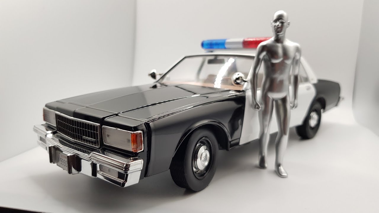 Présentation Chevrolet Caprice 1987 Terminator 2 le jugement dernier de chez Greenlight au 1/18 FR