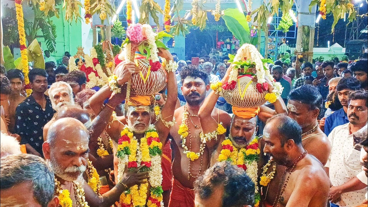 அங்காள பரமேஸ்வரி அலகு தீர்த்தம் தெப்பகுளத்திலிருந்து கோவிலுக்கு வருதல் - ஆழ்வார்குறிச்சி