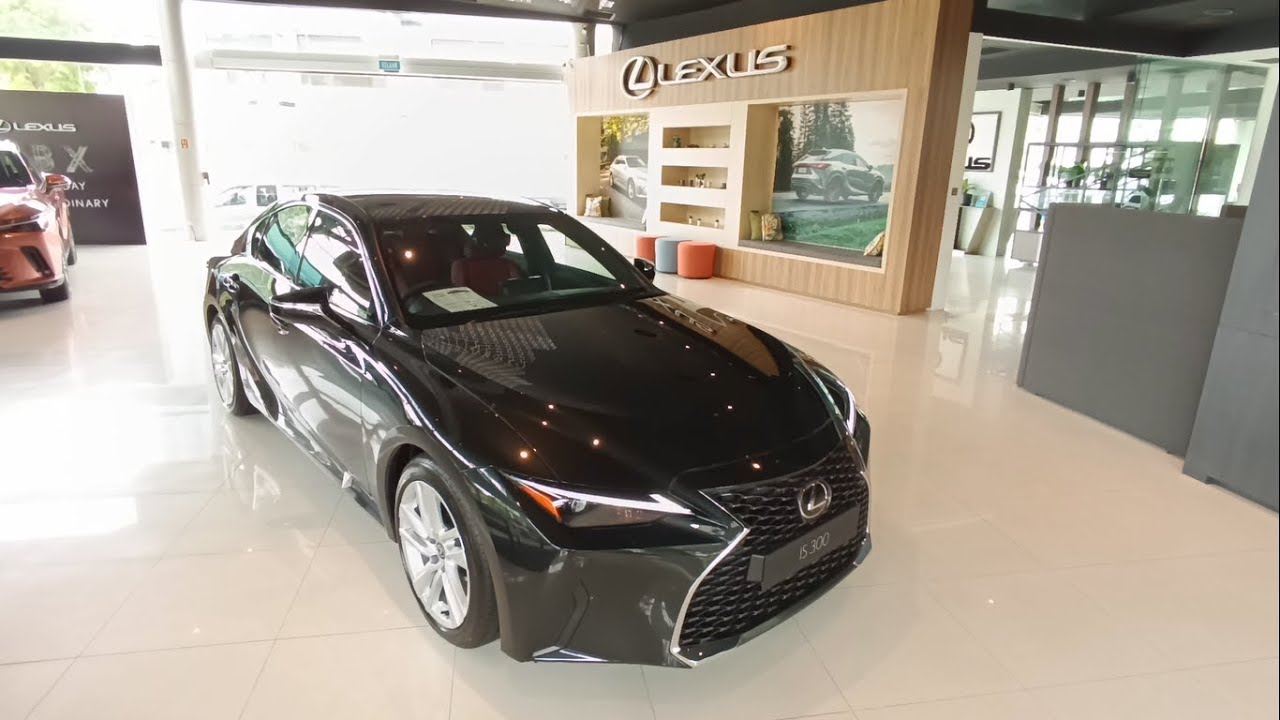 Lexus IS 300 Luxury 2.0T 8AT Black facelift walkaround exterior and interior (Brunei)