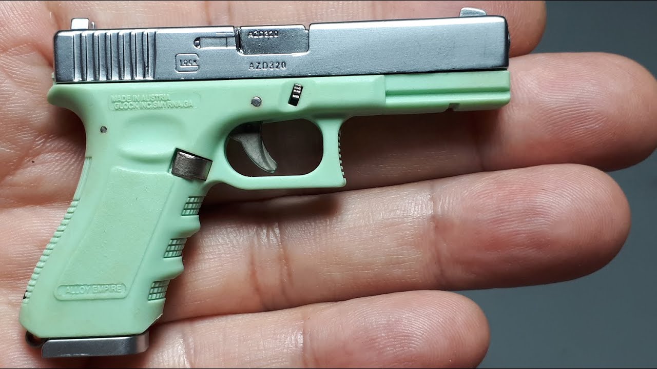 1/3 Glock G17 by Alloy Empire eject rounds mini metal alloy keychain model toy gun pistol 1:3