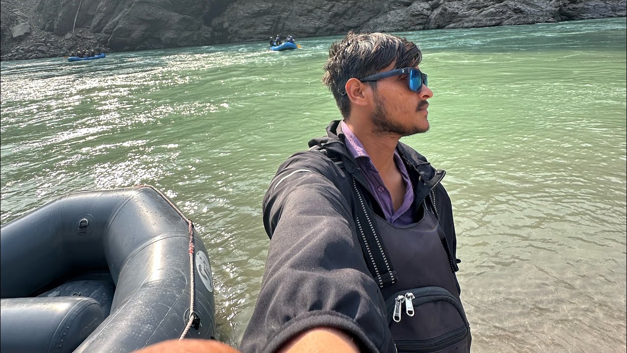 DAY IN A LIFE OF A RAFTING GUIDE | ASHU VLOGS 