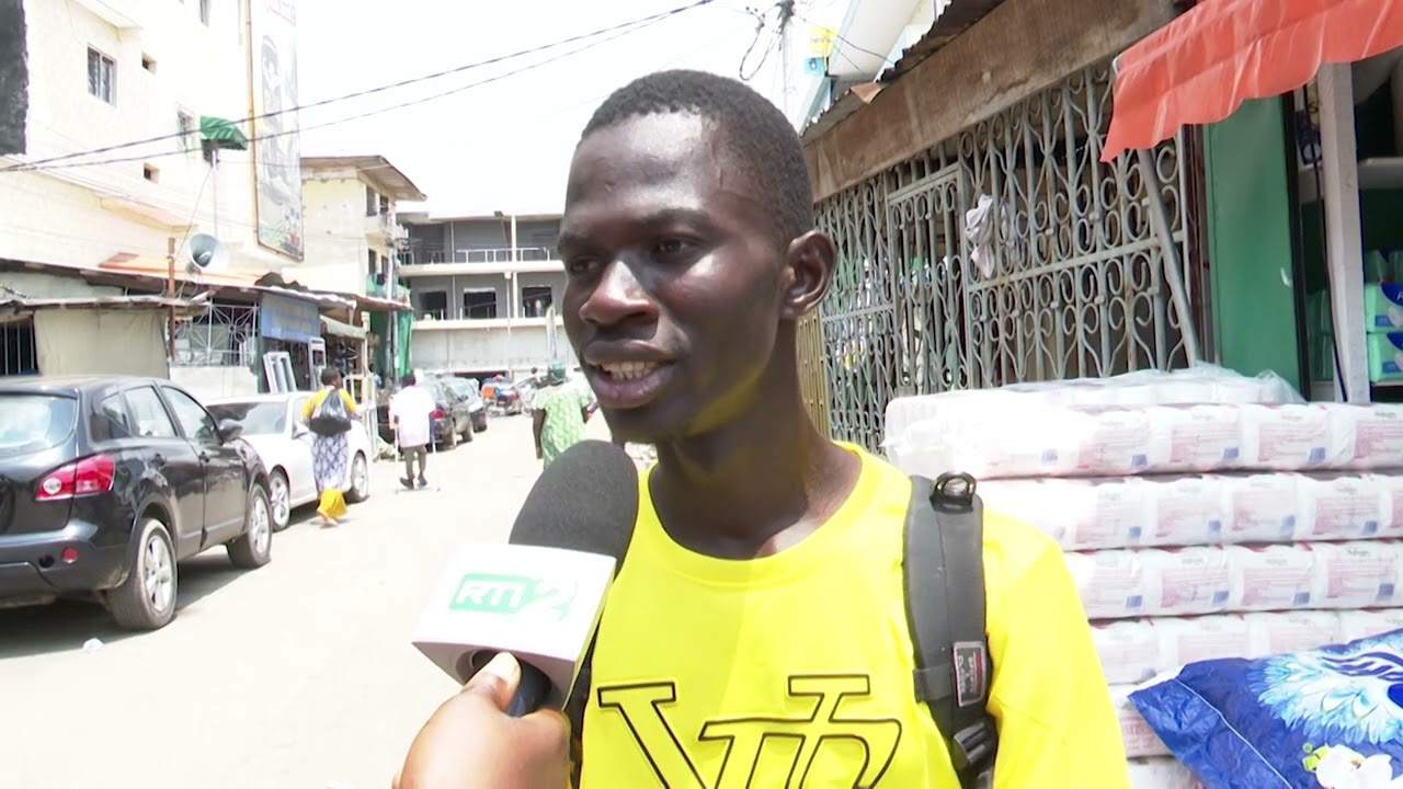 Portrait de Kouakou, le vendeur ambulant handicapé