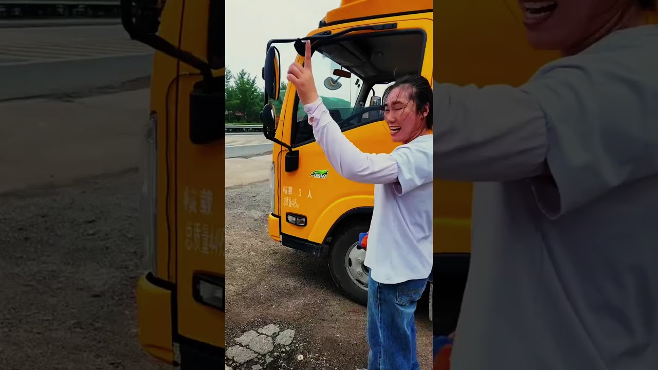 Truck Puncture Tire Replacement Outdoor Chinese!