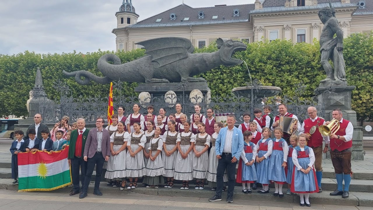 Els juvenils de l'Esbart Dansaire ballen a &Agrave;ustria