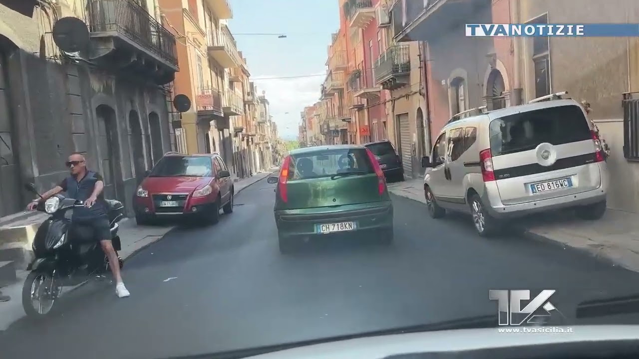 Adrano. Asfaltata via Vittorio Emanuele e riaperta al transito veicolare