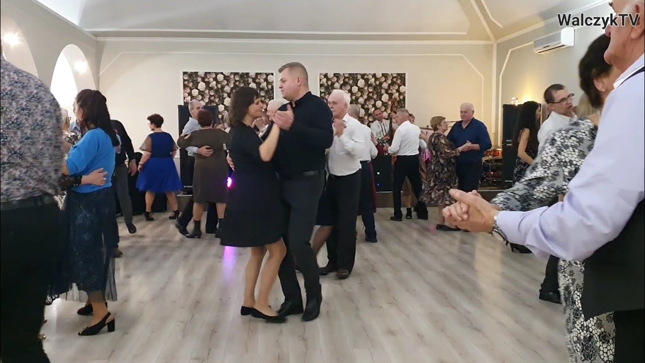 SKOWRONECZEK pięknie wykonany utwór a na parkiecie stali bywalcy Małgosia z Rafałem wirują 