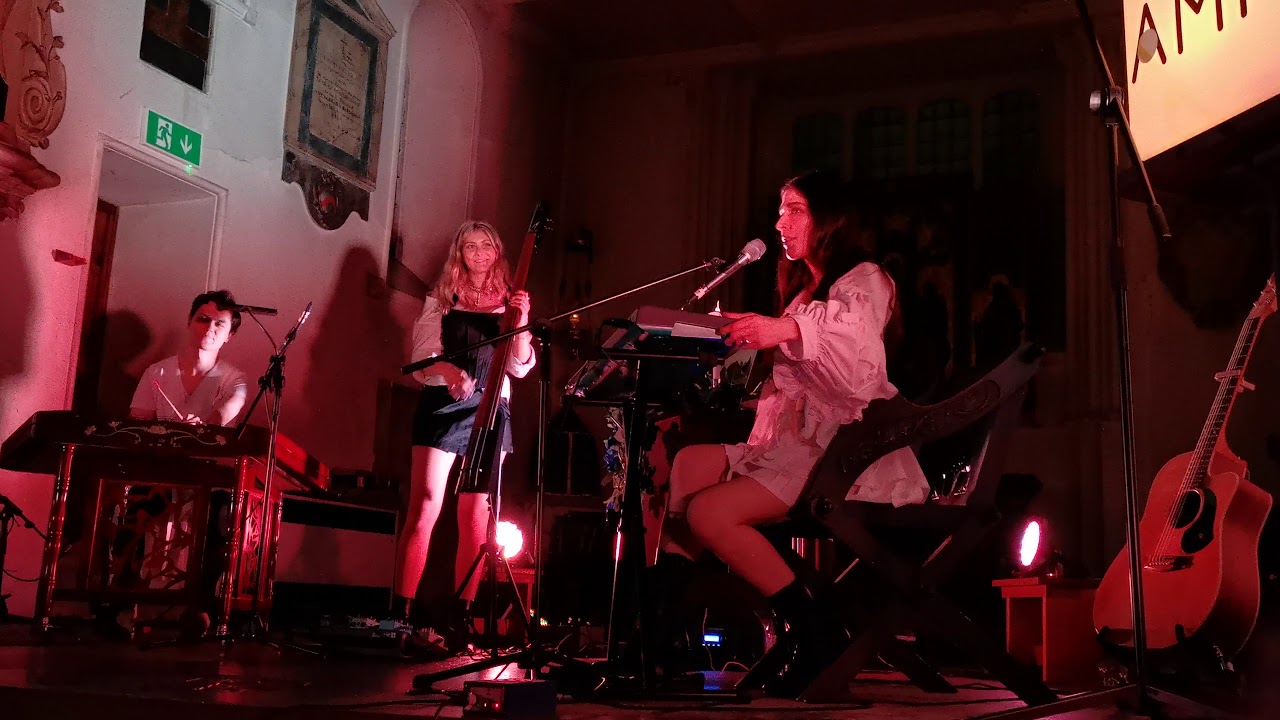 Caroline Polachek Hit Me Where it Hurts, So Hot You hurt my feelings LIVE London
