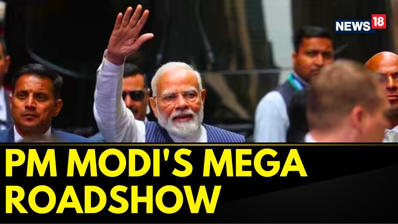 PM Modi In Gujarat Today | PM Modi Holds A Mega Roadshow In Chhota Udepur | English News | News18