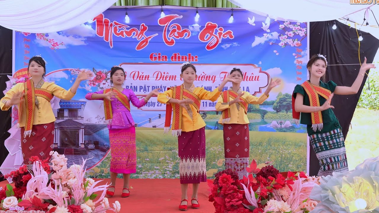 Nhạc Lào 2026 Ngắm Các Người Đẹp Múa Lào Mừng Nhà Mới Anh,Chị Diêm Châu - Bản Pặt Pháy - Púng Bánh