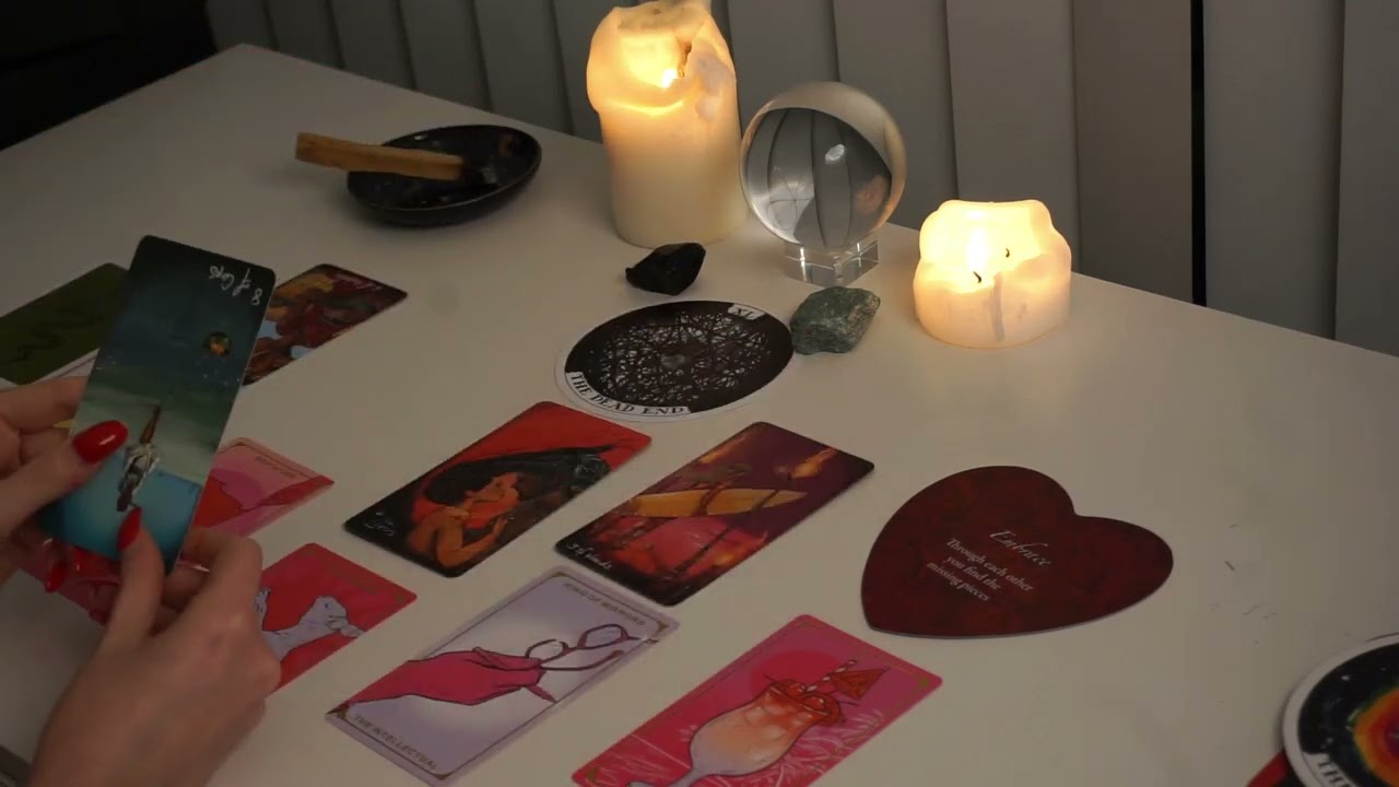 🌛 🕯 🦋Τι σου κρύβει? Τι δεν σου έχει αποκαλύψει ακόμη? 🤫🎧..