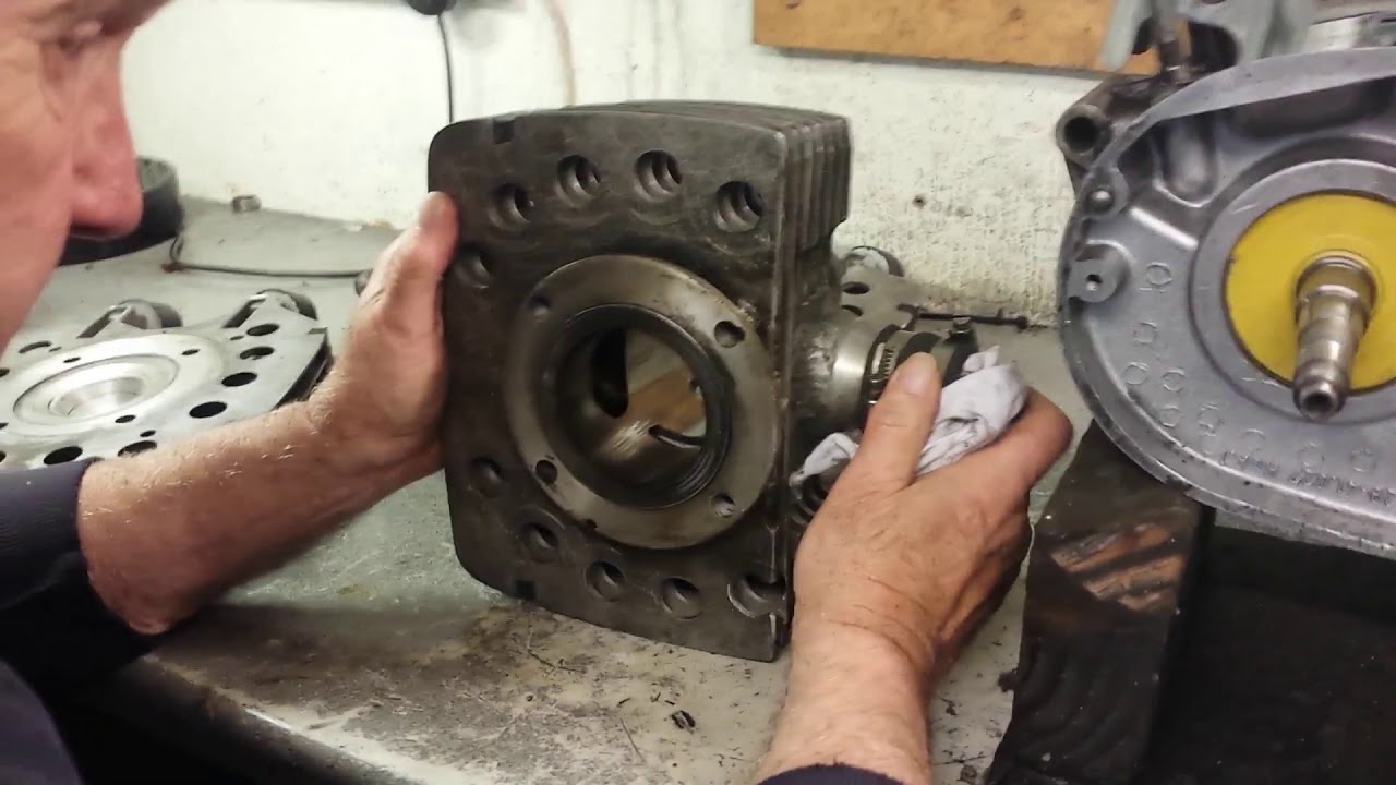 Removing and inspecting barrel MZ ETZ 250 race engine