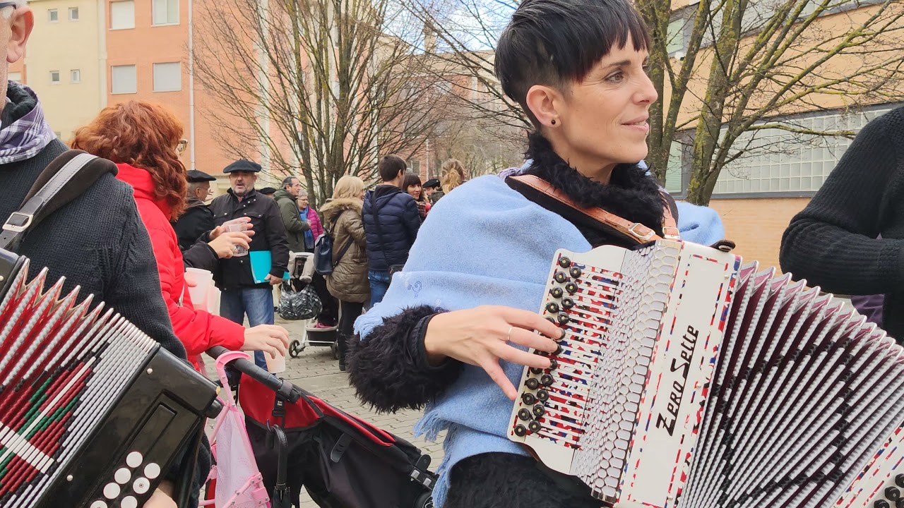 Olentzero txiki 2019 - Aberriaren mugak