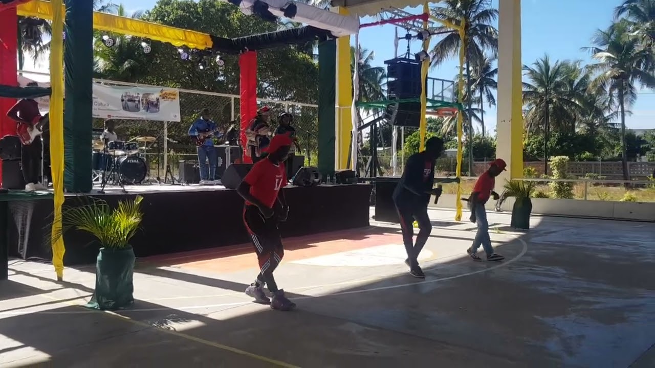 ferros novos Nwakulwane no show  de banda ao vivo em inhambane [ Atende telefone ]