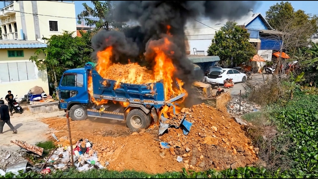 KOMATSU Bulldozer working skills Extreme Skilled KOMATSU Bulldozer & Dump Truck Working, Careful
