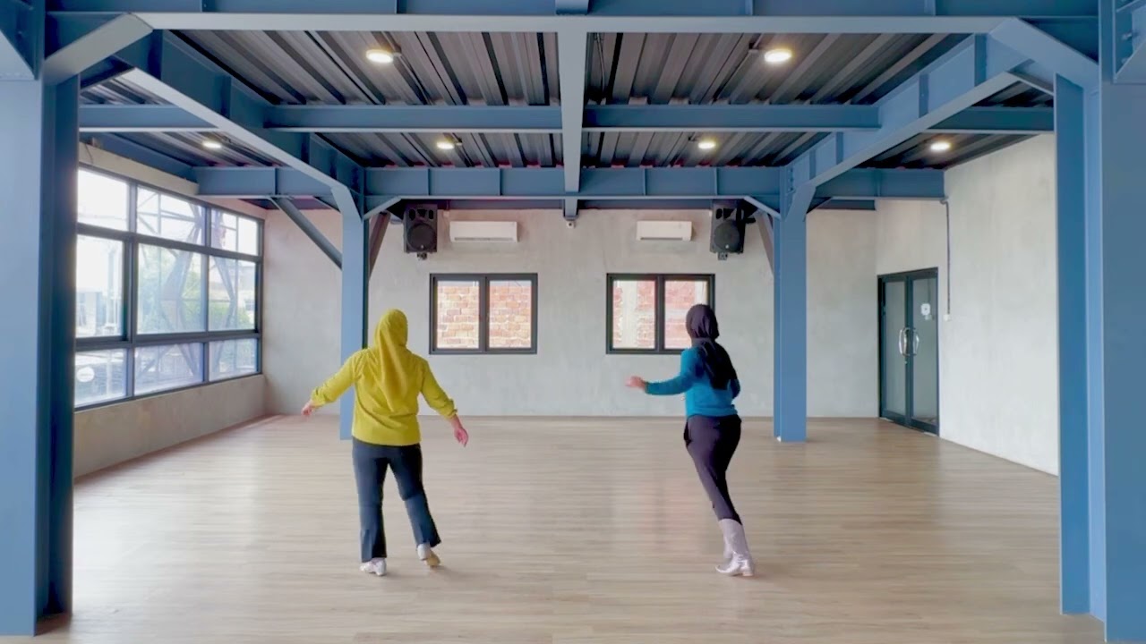 Looking Good / Danced by Serly LDC (INA)