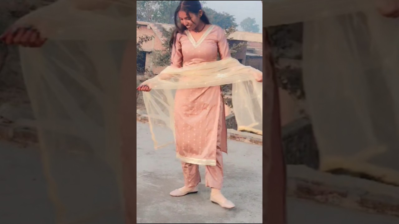 Trending V neck Suit 🧵✂️(Aakaar Butique) 