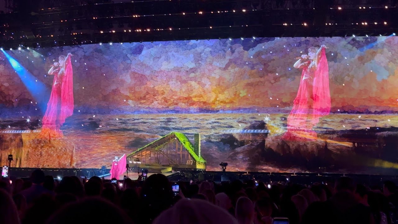 Taylor Swift - August | December 8, 2024 N3 | Eras Tour | Vancouver, Canada (4K)