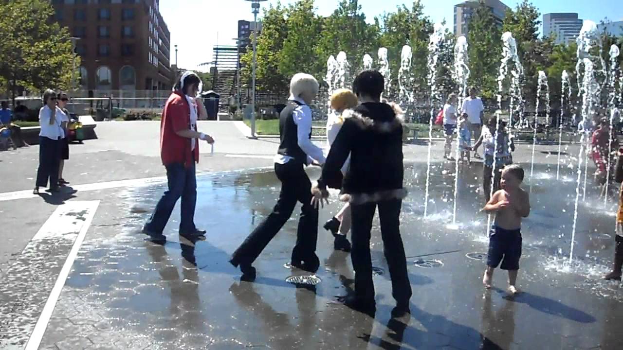 Cosplayers in the Fountain