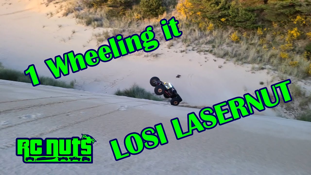 LOSI LASERNUT ripping the sand dunes