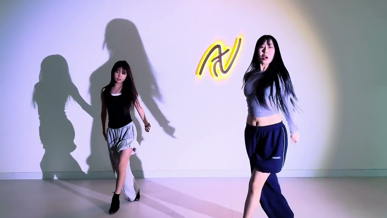 Int dance girlish
