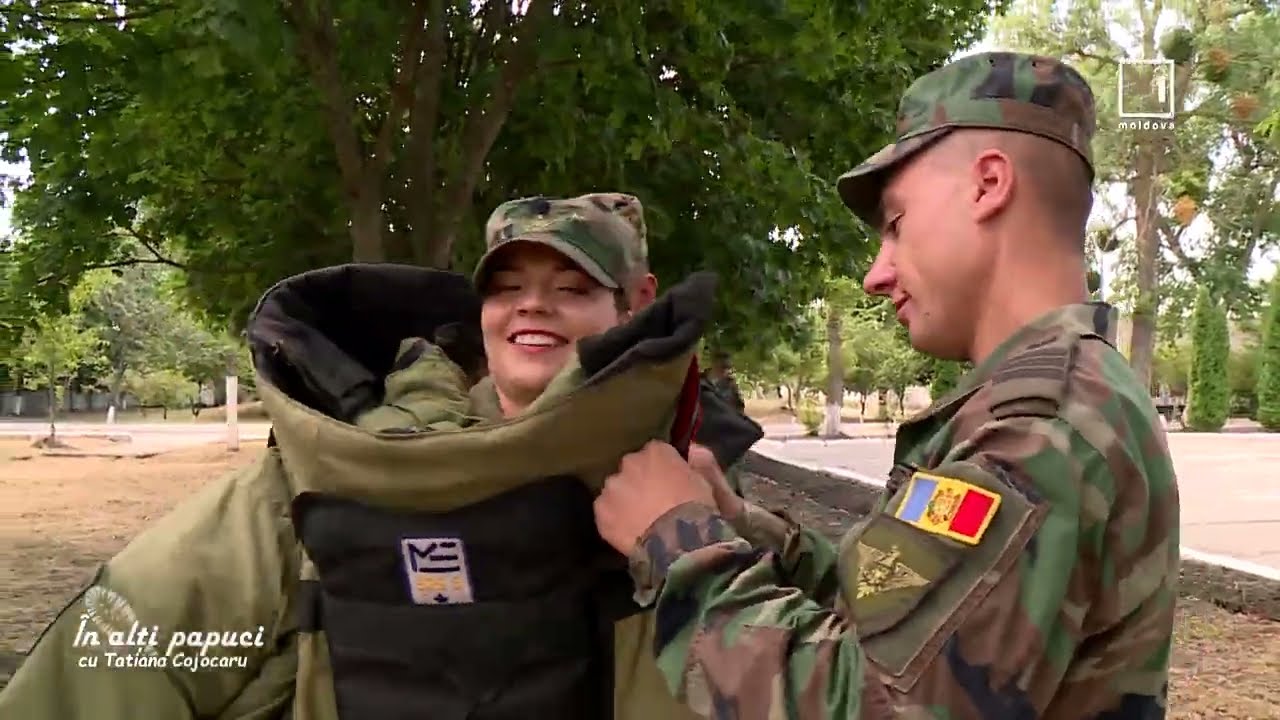 ”În alți papuci” purtați de angajații Armatei Naționale
